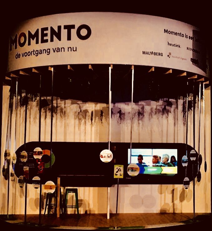 Momento; hét overkoepelende dashboard voor educatieve content en devices. 
Op het “Momento plein” is het nog steeds gezellig druk. Kom gerust langs voor een demonstratie of meer informatie over Momento, of een van de aangesloten uitgevers. #HICTDag18