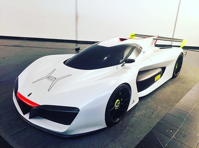 lifersblog's tweet photo. Pininfarina H2 Speed: hydrogen and high performance
#pininfarina #h2speed #cambiano #prototipo #hydrogen #green #performance #motorsport #motorsports #car #race #road #track #golook #extreme #engine #wheels #rims #trackday #fast #racecar #sportcar #quick #racetrack #instaca… https://t.co/OBJIj0AItA