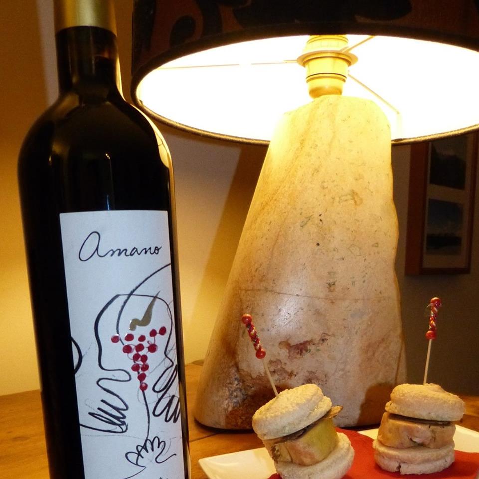 Tijdens het afgelopen kerstdiner ontdekte ik een nieuwe rode wijn van absolute topklasse. De Amano van <a href="/Picaro/">Nachi Das</a>'s Wine. Een klein Languedoc domaine dat gaat voor een kleine productie en hoge kwaliteit. Gemotiveerd geraakt om iets met dit domaine te doen in 2018!