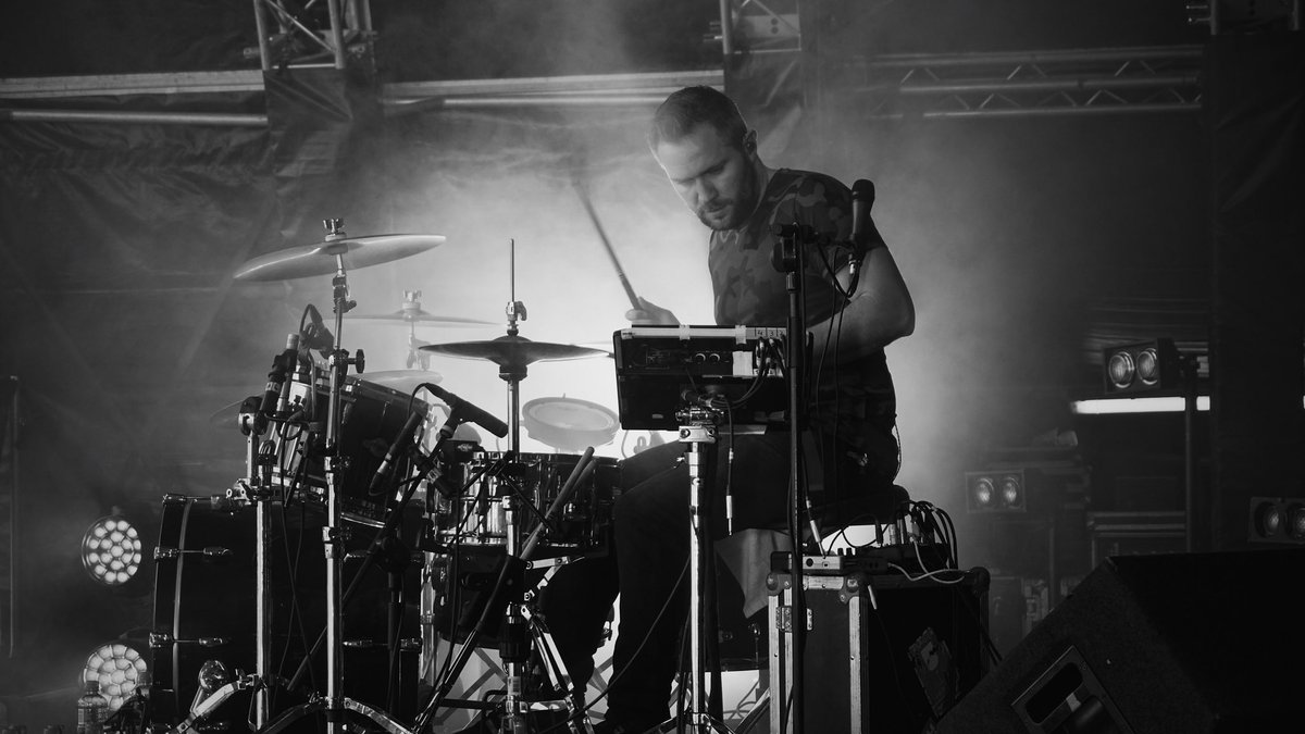Drummer <a href="/EvanHadnett/">Evan Hadnett</a> from <a href="/WalkingOnCars/">Walking On Cars</a> tells us about his influences, his favourite tracks and what’s next for the band irishdrummers.com/2018/01/evan-h… <a href="/Seasessions/">Sea Sessions</a> <a href="/KingJohnsCastle/">King John's Castle</a> <a href="/Indie_pendence/">INDIE</a> <a href="/mikedolbearcom/">mikedolbear.com</a> <a href="/stuartclark66/">Stuart Clark</a> <a href="/MusicFrmIreland/">Music From Ireland</a> @Musicwand <a href="/NovatoneMM/">Ann Marie Walsh</a> #drummer #music