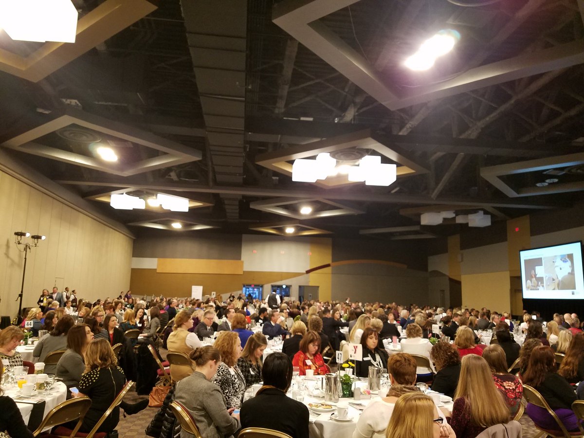 kmw1094's tweet photo. Sitting among over 700 women at the #WIBreakfast18 @NKYChamberWI @PNCBank https://t.co/IeaTtqrOVk