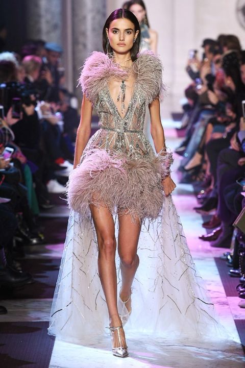 [alta costura] <a href="/ElieSaabWorld/">ELIE SAAB</a> #altacostura llena París de luz con su mágico desfile inspirado en los años 20. TODAS LAS FOTOS   on.elle.es/2Bq3UJg