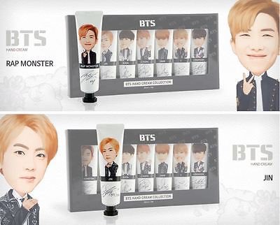 PPshop999_JK's tweet photo. ฝากรีจ้า  
🗓ปิดรับ25/2
[Pre] #BTSHandCream Lot3
-ราคาเต็ม 890฿ รับ2 เซต
-แบ่งจ่าย 750฿
ขายแยก
JK , V 220฿/เมม
JM,SG 190฿/เมม
JIN,RM, JH 170฿/เมม

📱สั่งจองDMจ้า
ค่าส่ง 30/50฿

#พรีbyPPshop
 #ตลาดนัดบังทัน  #ตลาดนัดรถไฟบังทัน  #ตลาดรถไฟบังทัน  #หารของตลาดรถไฟบังทัน  #หารของบังทัน https://t.co/r7qRzKUXGo