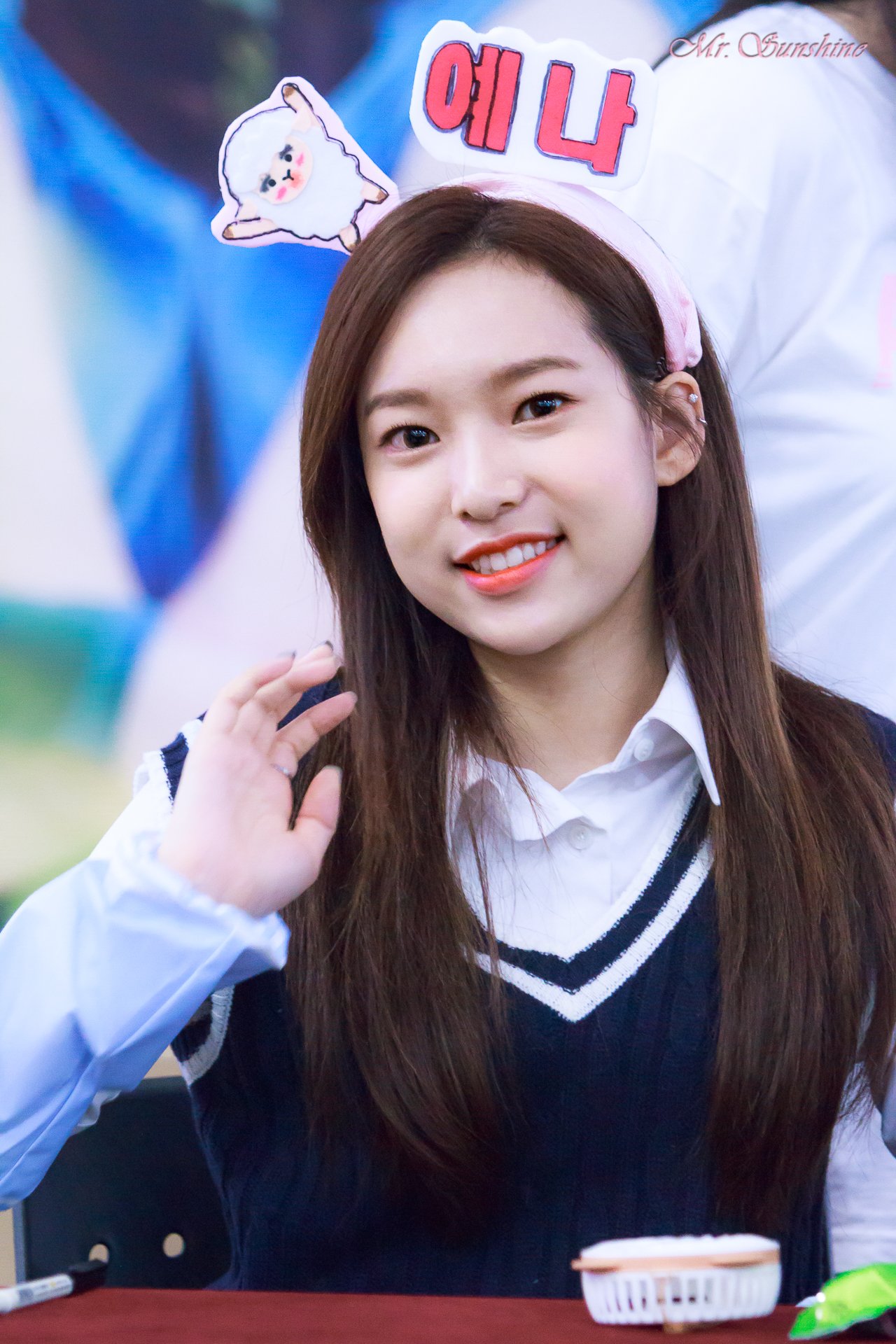 DUTwp7OVoAIZBmD.jpg:orig