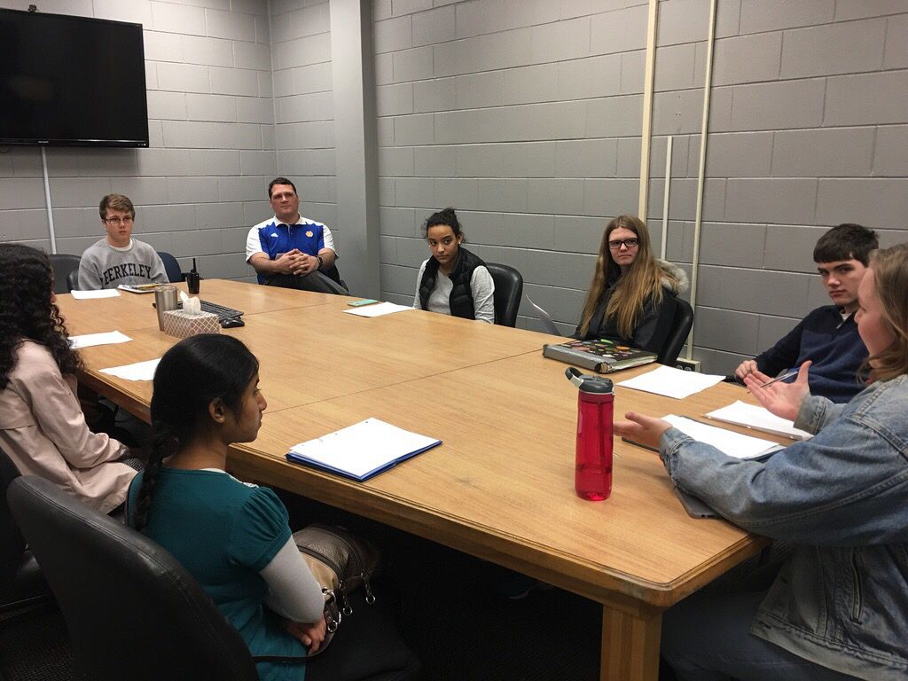 BYSC_Lex's tweet image. Urban Garden Project Committee representing— expertly pitching a well-developed courtyard proposal to Associate Principal Mr Carpenter!