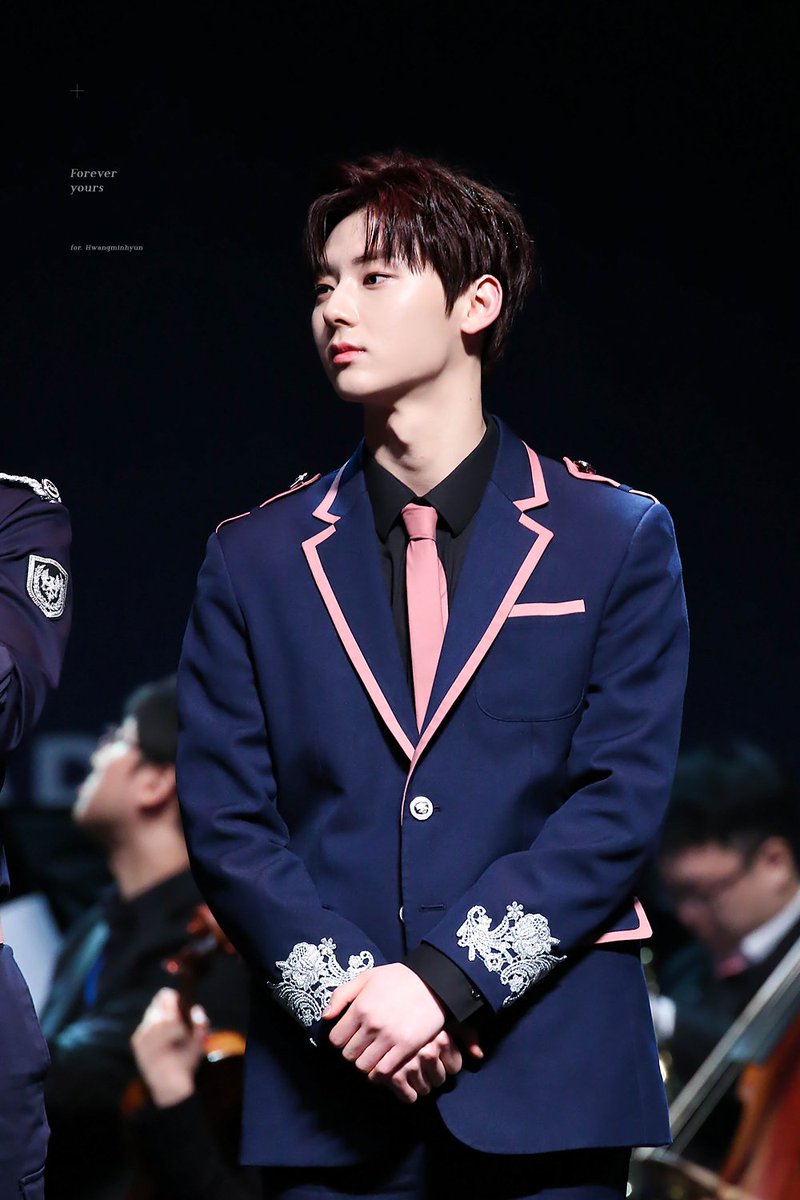 foreveryours_mh's tweet photo. 180123 오른쪽 왼쪽 다 완벽💓

#황민현 #민현 #워너원 #MINHYUN #WANNAONE https://t.co/IBWysW42Y1