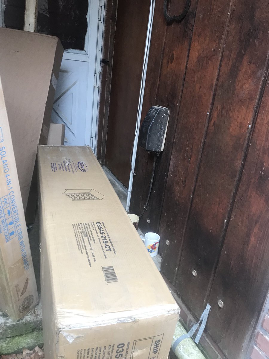 aFatLife's tweet photo. @FedEx good job on trapping my pregnant wife in the house today. Good thing my job is close so I could come move packages away from front door so she could get to dr appt on time. #shouldhaveusedups https://t.co/8bMFGj6EHk