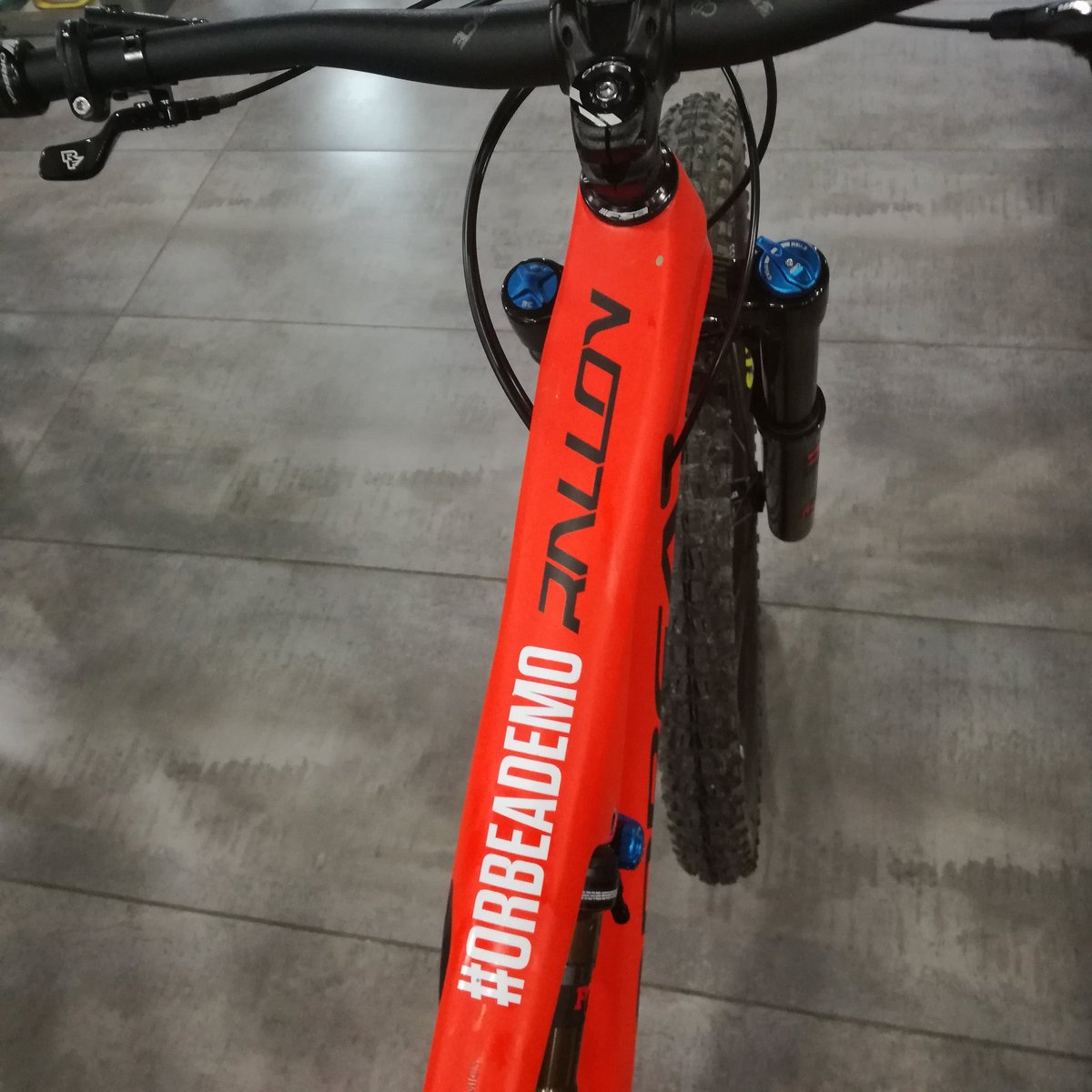 CICLOSGOMILA's tweet photo. Si estas interesado en pasarte al enduro , podrás probar la @Orbea #Rallon M10 que disponemos de #test #ciclosgomila https://t.co/fbsmsGDtQF