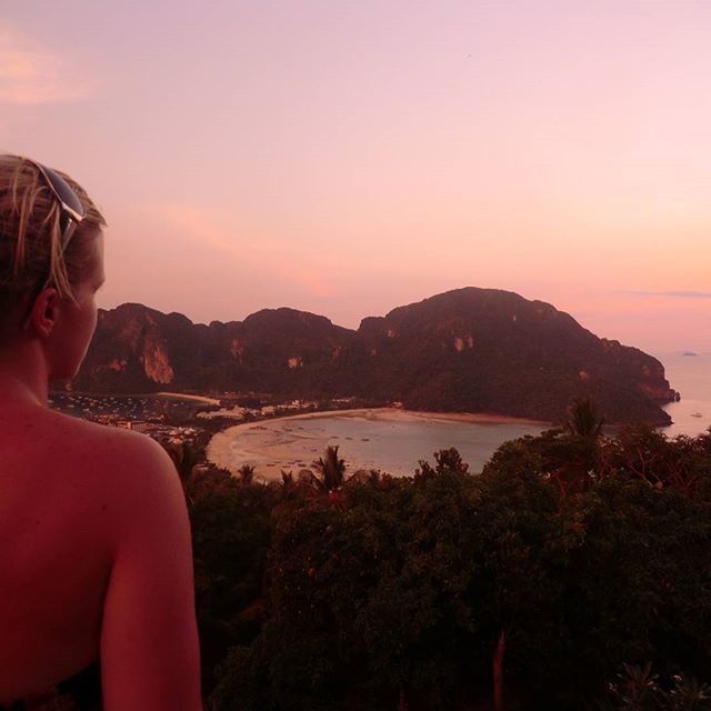wanderlust_dad's tweet photo. Phi Phi Dreams🌍🏖️😎❤️ #phiphiisland #phiphi #thailand #wonderful_places #traveladdict #travelblogger #traveller #travelling #globetrotter #letsgosomewhere #wanderlust #travelblog #exploretheworld #exploretocreate #exploremore #neverstoptravelling … https://t.co/xEsLXiD3lM https://t.co/ydtGOMjFQw