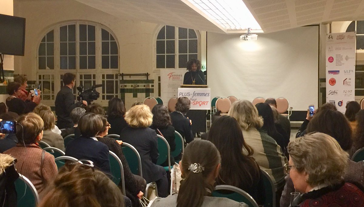 pgb51's tweet photo. Présence de madame La Ministre Laura Flessel au colloque #plusdefemmespourplusdesport https://t.co/qCFVLWoRhG