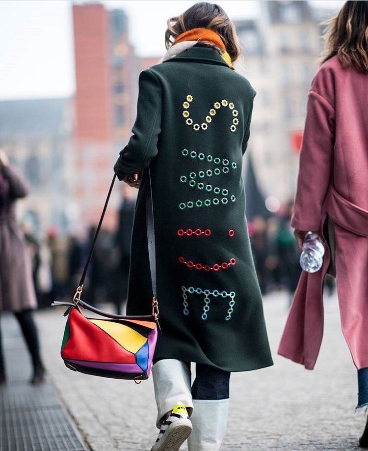 Make it a priority to spread joy wherever you go 🌞
.
.
#redcherrylashes #redcherryrevolution #happyplace #colorfulfashion #lashlove #makeupofig #MUA #potd #ootd #motd #makeupflatlay #slaytheflatlay #flatlayaddict #igbeauty #instagram #makeupaddict #makeuplook #bloggerlife