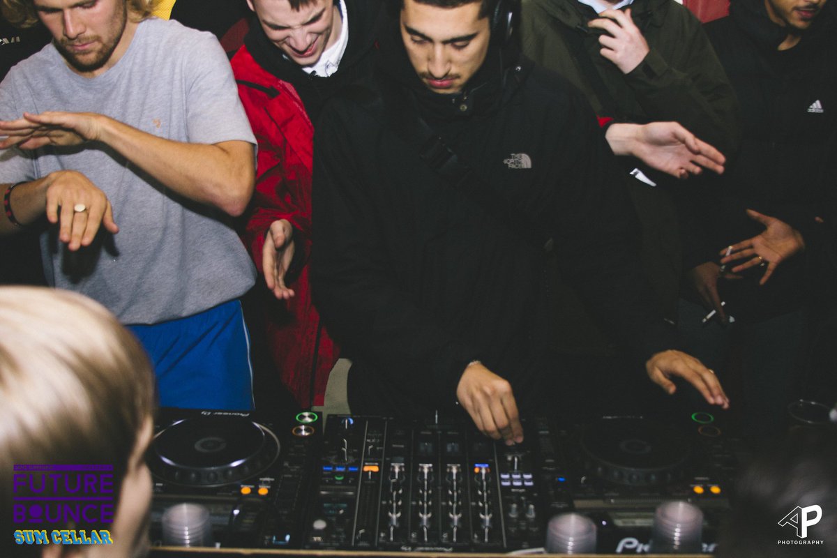 APuaarPhoto's tweet photo. @JDReidmusic at @SumCellar X @FutureBounce last year 🐚🐚 https://t.co/JFVNeElp2I