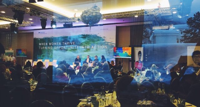 ChristopherOJL's tweet photo. Just as I fly from Saudi , I can't help but imagine how these reflections from @Pat_Milligan1 on #WhenWomenThrive conversation with a great panel. EQUALITY Is key for 2018 and also for our shared future #WEF18 #davossquad https://t.co/lSTdalkvdI https://t.co/wEOYY9MnIt