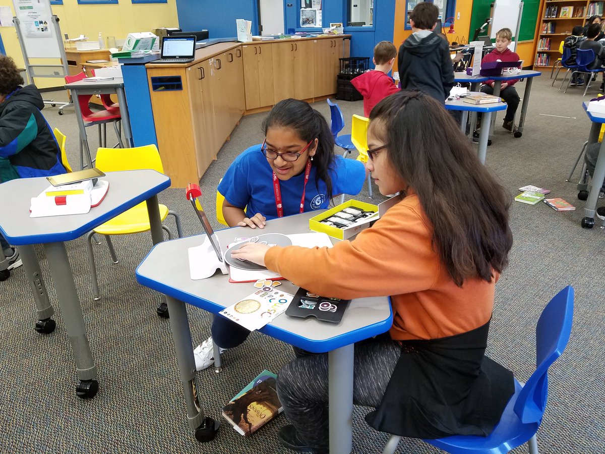 Centennial5th's tweet photo. 5th graders coding! https://t.co/URnE0sh0om