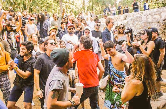 pakechii's tweet photo. Les juro que no soy yo en un cenote vacío un domingo a las 8 am bailando con el gran @donmatiasaguayo #Comunite https://t.co/7lJXO3MfT8