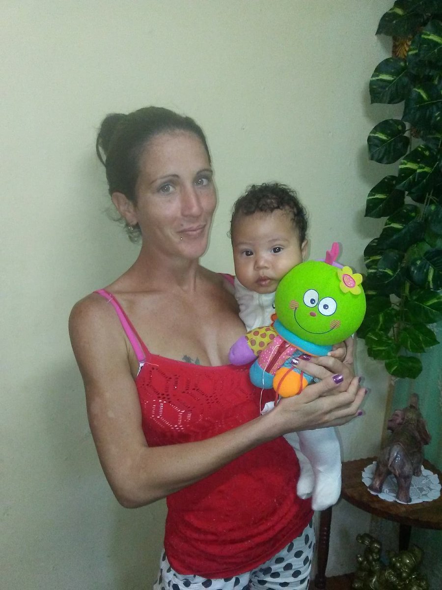 ivanlibre's tweet photo. #Cuba Niala Puentes Batista, nueva @DamasdBlanco en Colón, amenazada por los sicarios del régimen totalitario castrista con quitarle su bebé de 4 meses si continúa siendo Dama de Blanco https://t.co/TVwPzPHjlE