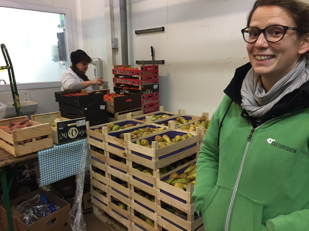 saving_food's tweet photo. More than #1_tonne_of_food was #saved via the @saving_food #platform & the SavingFood volunteers.
Our 1st Gleaning in the Market via the usage of our #savingfoodplatform took place on the 21st of January in Anderlecht!
Let's #stopfoodwaste, TOGETHER!
Join the revolution!✌️ https://t.co/bk3KmRhTAc