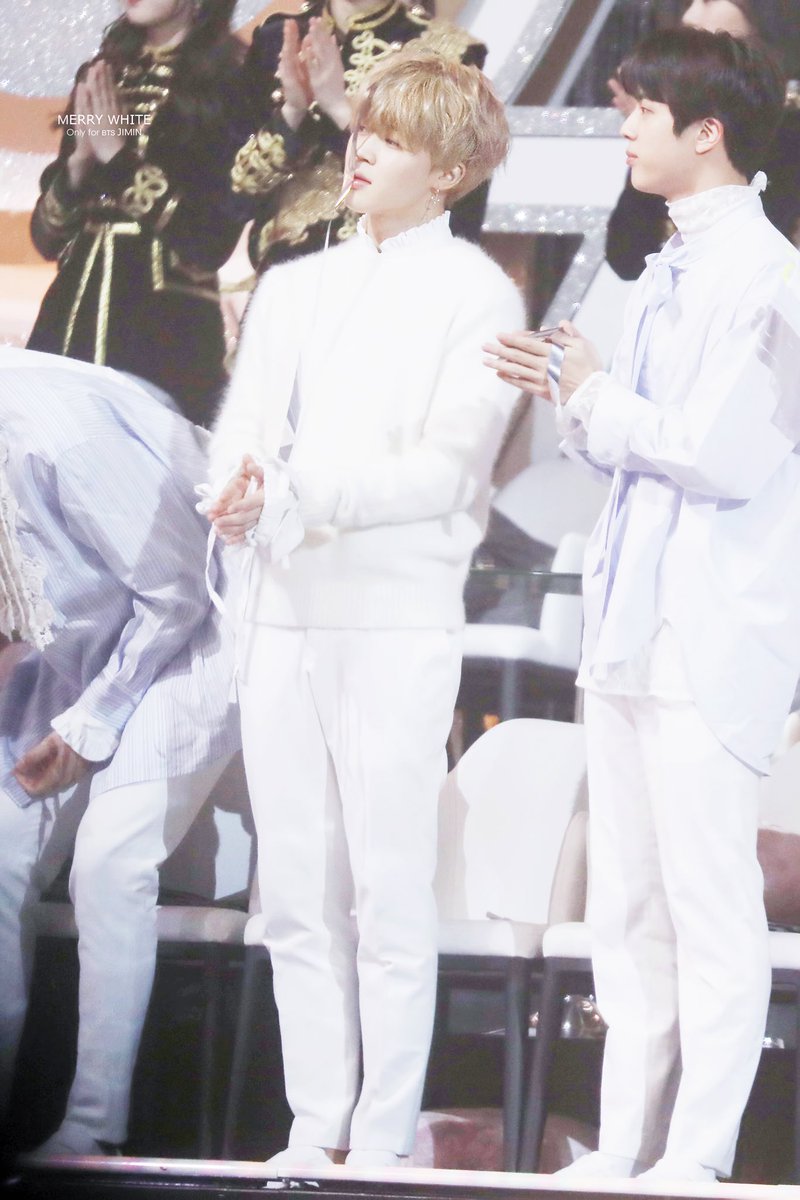 MERRYWHITE_JM's tweet photo. 180110 GOLDEN DISK AWARDS

사랑스러움이란 단어로 지민을 표현할 수 있을까 

#JIMIN #지민 #짐니 #박분홍
#BTS #방탄소년단 @BTS_twt
#ThankYouJimin https://t.co/Gr6sMtUpuJ