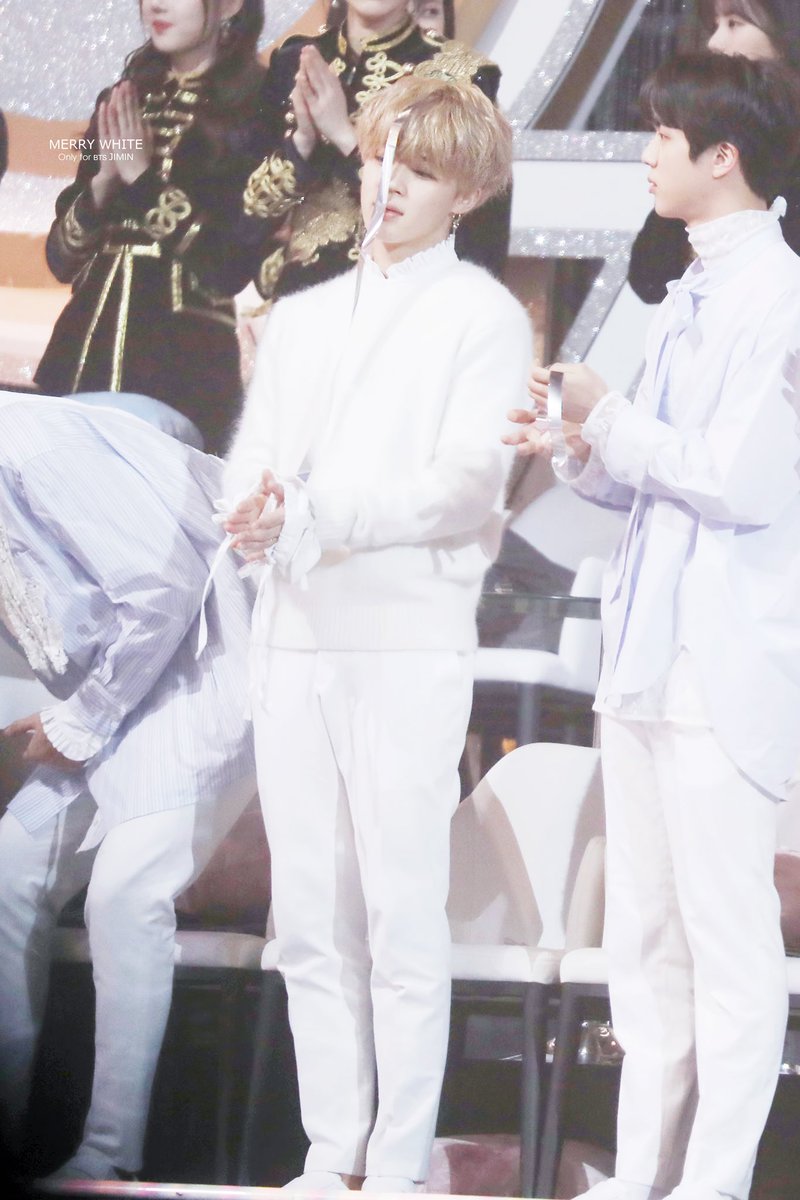 MERRYWHITE_JM's tweet photo. 180110 GOLDEN DISK AWARDS

사랑스러움이란 단어로 지민을 표현할 수 있을까 

#JIMIN #지민 #짐니 #박분홍
#BTS #방탄소년단 @BTS_twt
#ThankYouJimin https://t.co/Gr6sMtUpuJ