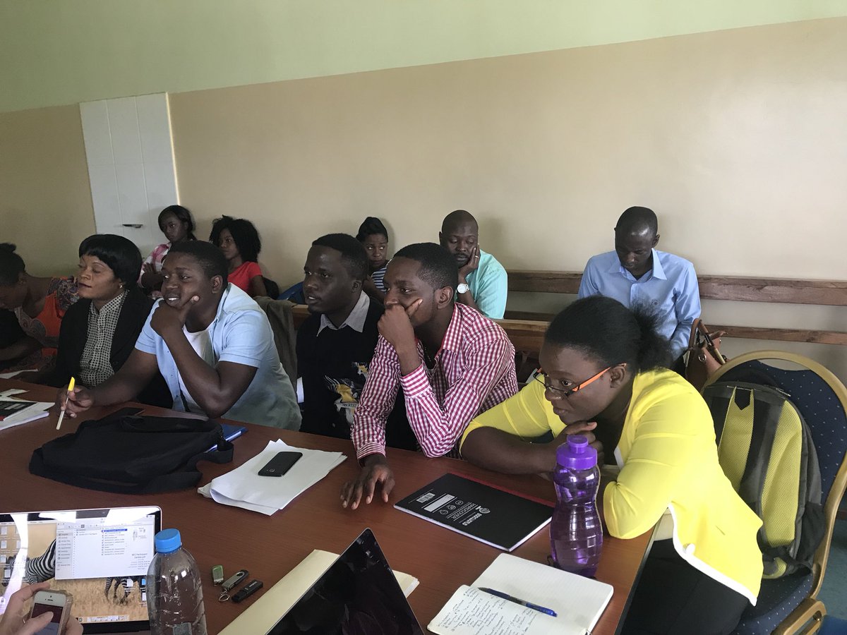 COglobalEM's tweet image. Great day 3 at #WHOBEC course •splint competition •shock •trauma sim and airway management #zambia #AFEM @ejbcalvello