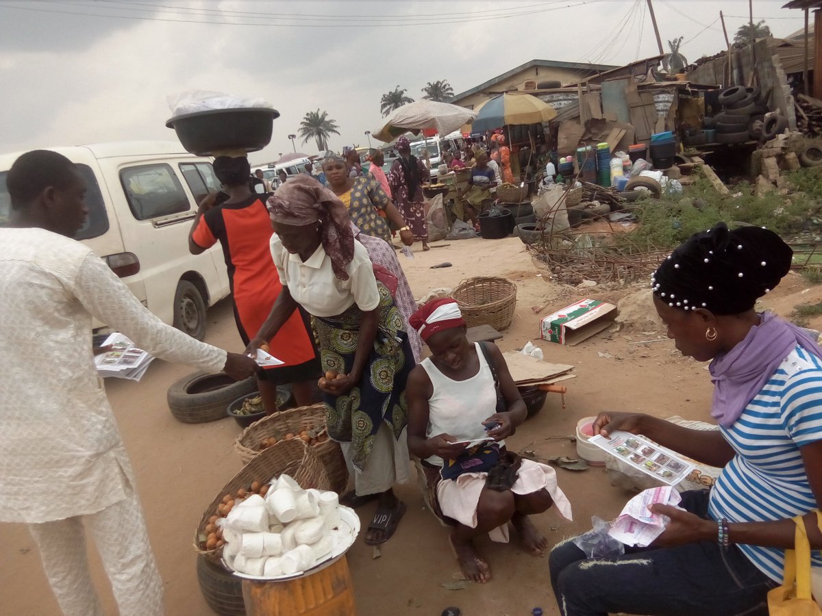 followlasg's tweet photo. Public enlightenment and distribution of flyers informing the people of Epe Local Government Area of the commitment of Governor Ambode's determination at ensuring 24 hours evacuation of dumped refuse across major roads in Epe Division. https://t.co/mkYTjs31K2
