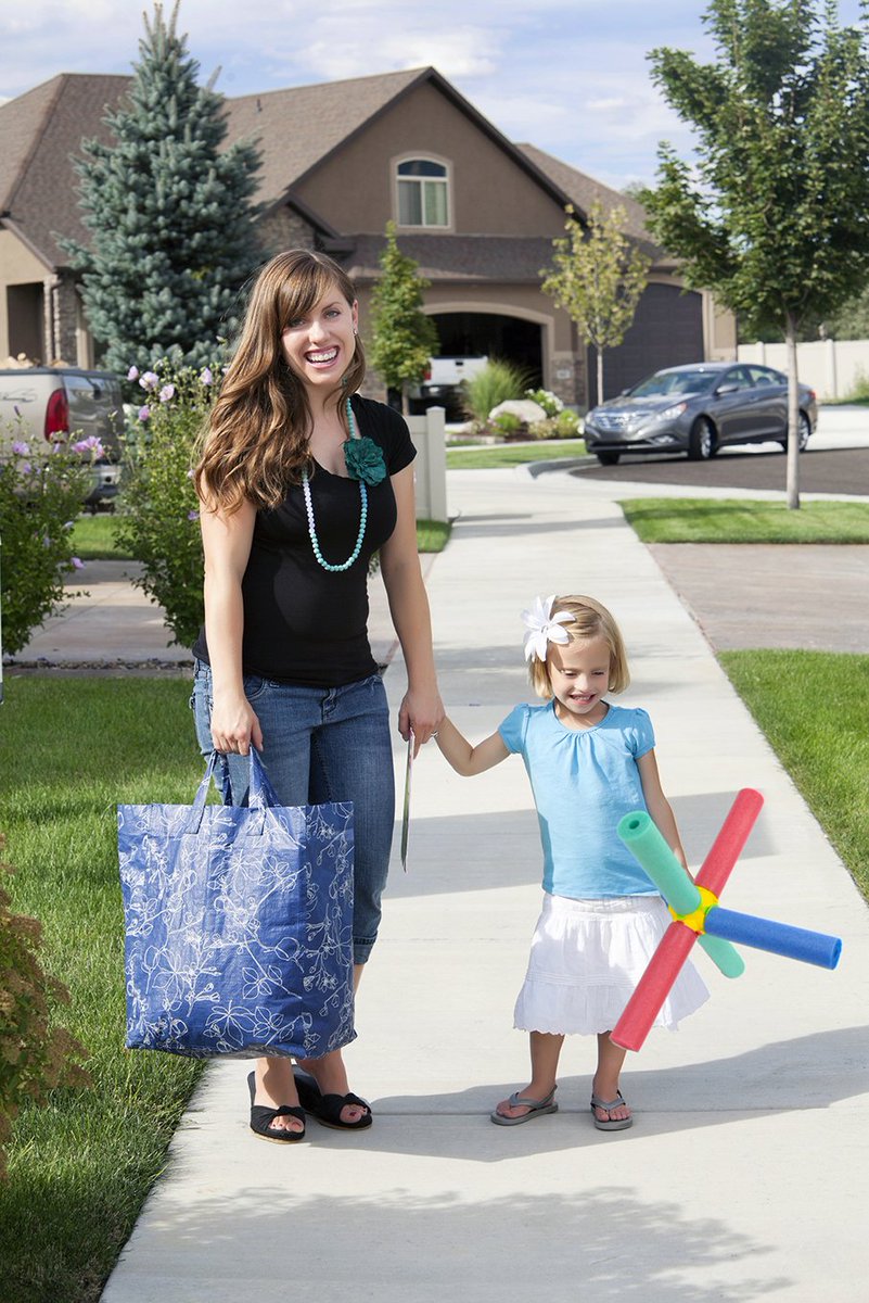 serraproducts's tweet photo. Quality time with mom. Visit https://t.co/8rjnewRUzX for more building ideas. #CanoodleToy #CanoodleSword #Childhood #Parenting #STEM #BuildingSet #Poolnoodle #Poolnoodleconnector #Outdoors #Makeitfun #poolnoodles #getyours https://t.co/ewnRAdyFAS https://t.co/TGxRn0lEr7