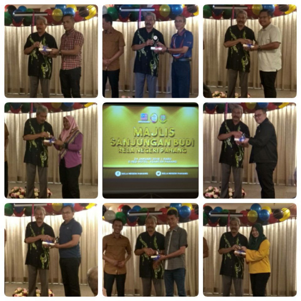 Wajah2 pnerima anugerah smpena Majlis Sanjungan Budi RELA Pahang sbentar td. Kita juga mmpunyai kakitangan@anggota RELA yg paling lama brkhidmat di M'sia selama 39 tahun. Tahniah! <a href="/relamalaysia/">relamalaysia</a> <a href="/zulkifliabidin/">Zul Abidin</a> <a href="/RazibSRBrians/">R-jib</a>