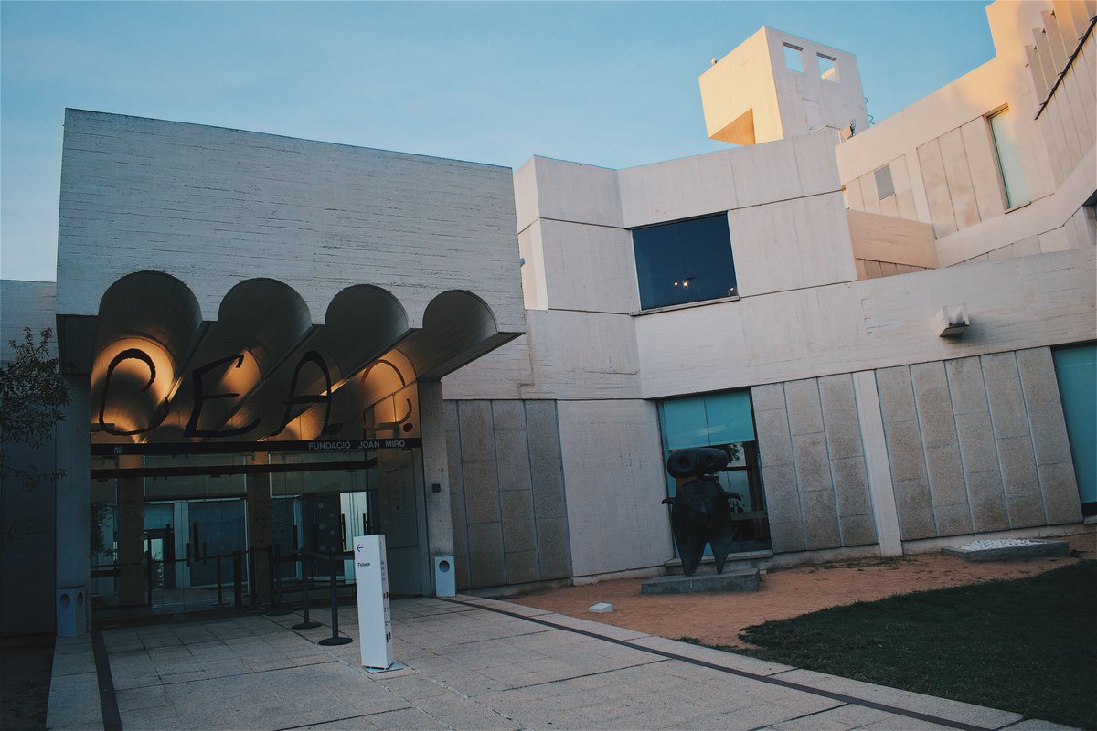 LudwigTalks's tweet photo. Experiment with contemporary art 👨🏽‍🎨
Fundació Joan Miró is a new way of viewing the concept of a museum integrated into a modern 🏢 with courtyards and terraces. This spot would be a perfect gateway for the art l❤️vers and those who want to see #barcelona stunning  views https://t.co/5qbpVTqSrf