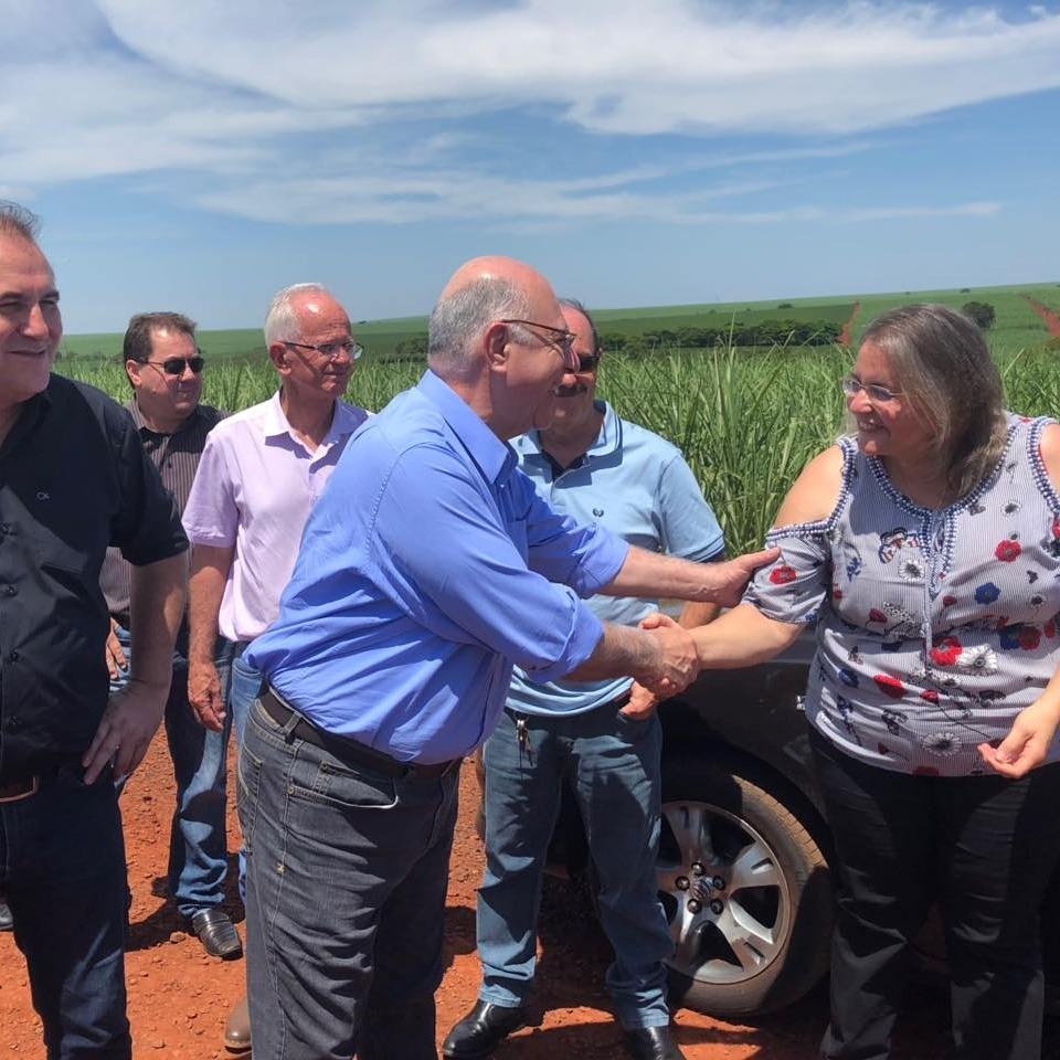 ArnaldoJardim's tweet photo. Os moradores de Cândido Mota terão melhores condições de escoamento da produção agropecuária e com a recuperação da estrada rural CDM 172, pelo Programa Melhor Caminho/Pontos Críticos, do @governosp. Hoje visitei as obras, executadas pela @agriculturasp por meio da #Codasp https://t.co/czvCJ2T3AK