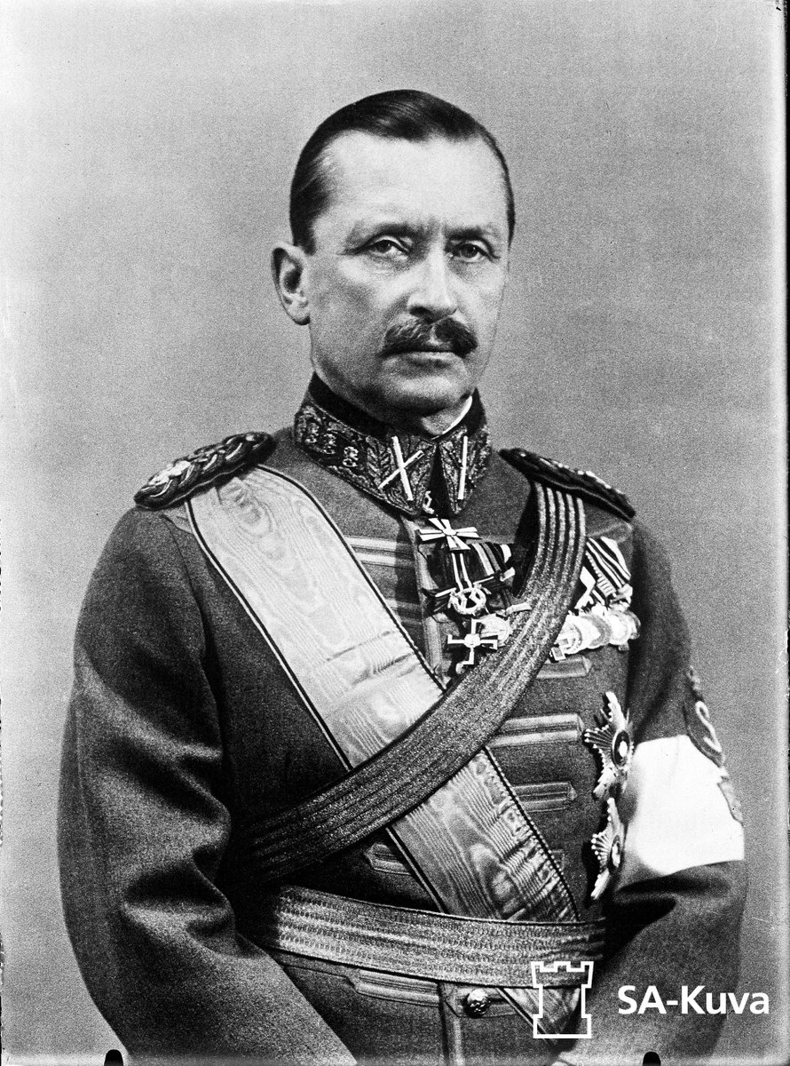 RealTimeWWII's tweet image. Finnish commander Mannerheim gives a rare interview to British visitor Sir Walter Citrine: "I didn't believe it when one division commander reported his men had killed 1000 Russians in 1 night; he replied I could come &amp;amp; count the captured rifles."