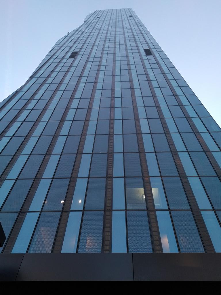 jmccallum52's tweet photo. DC building designed to reflect curve of the Danube# design #innovation#mccallumsather https://t.co/B63PoQGuqa