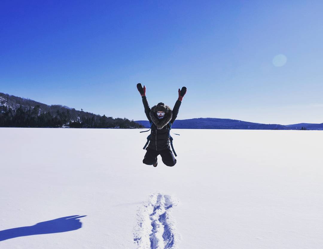 Canada's tweet photo. Complimenting a Canadian 101: 
“Your parka looks super warm!”
“You're an excellent skater!”
“Your driveway is always perfectly shovelled!”
“You make the best poutine!” 
#NationalComplimentDay 📷chatoncharlotte/IG https://t.co/VDGXBFKnEu