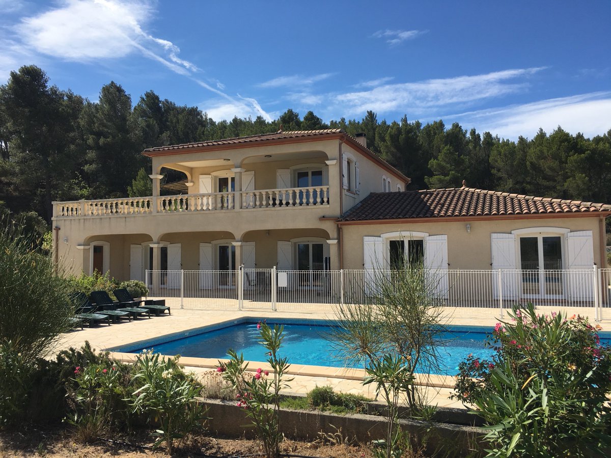 wijnvillas.nl
heerlijk genieten in Zuid Frankrijk
bij de wijnvilla's van Chateau de l'Horte🇫🇷☀️