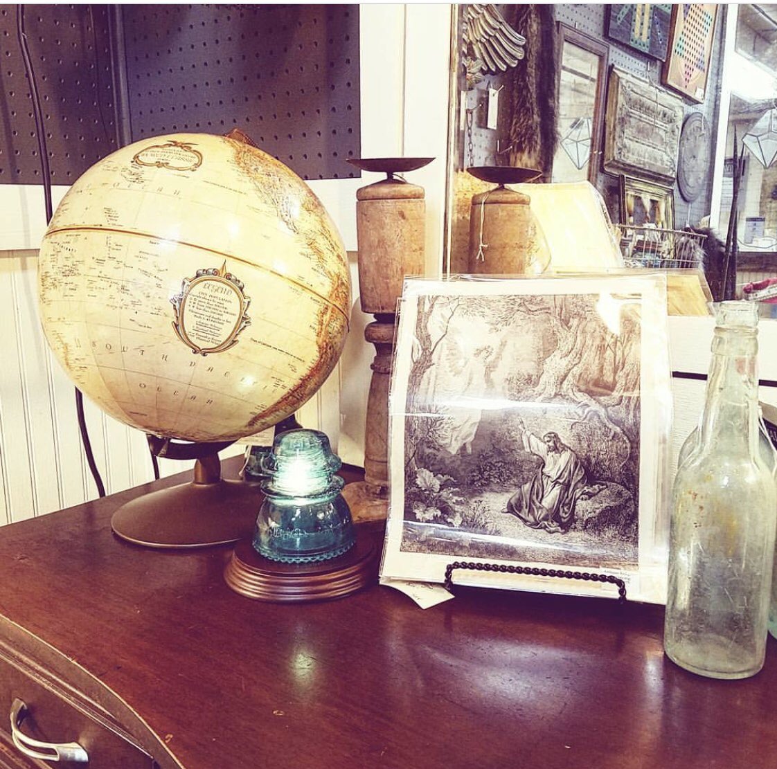 VRAntiques's tweet photo. Love this display ❣️ https://t.co/XO2bsNZFTe