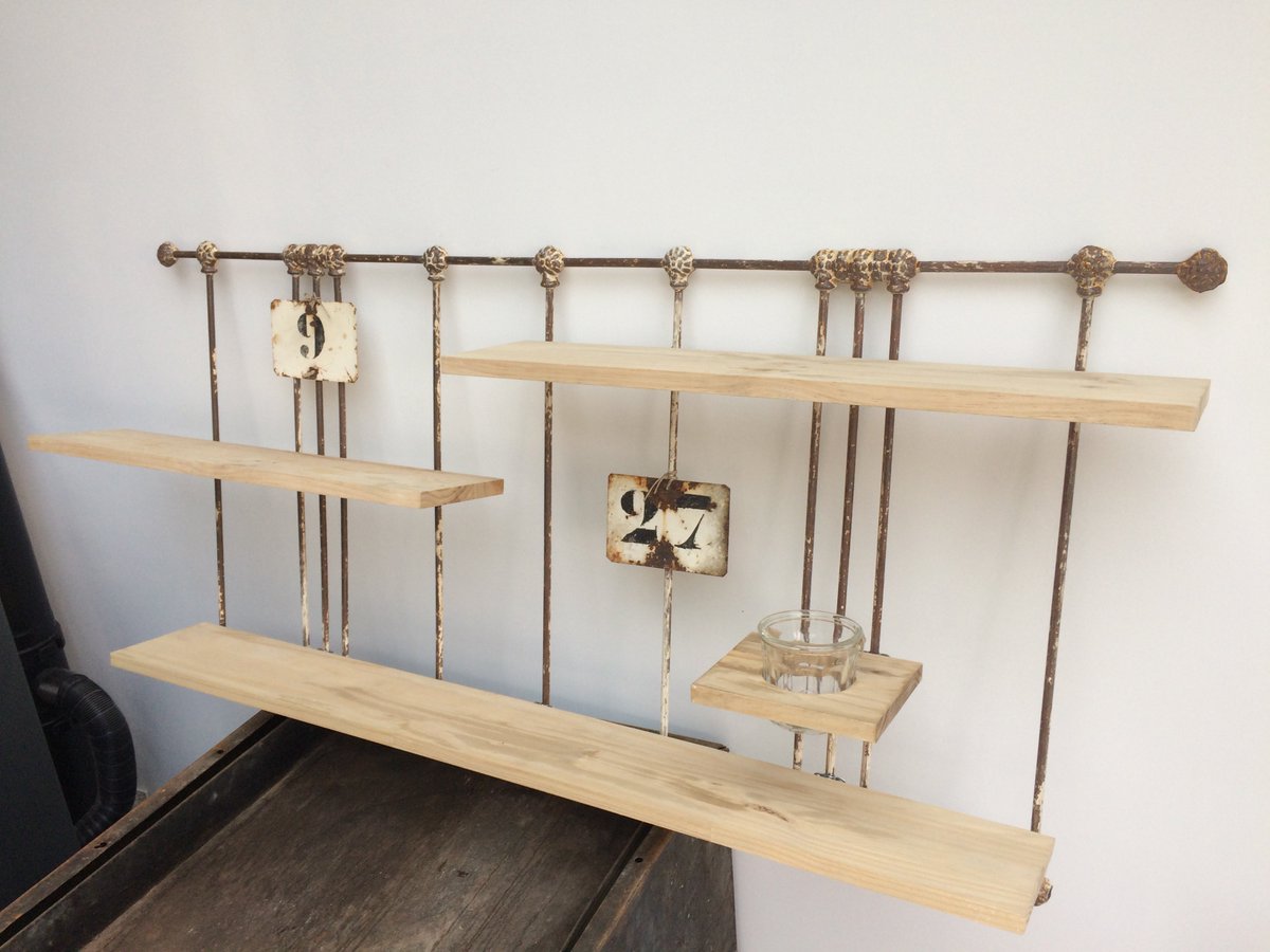 Beclub's tweet photo. L'expo de Karine Soulier s'achève le 26 janvier! La créatrice sera disponible sur place le vendredi 26 de 11h à 15h, objets à vendre sur place ;) #expo #brocante #nature #ecologie #matieresnaturelles https://t.co/BT8g0a5Ipl
