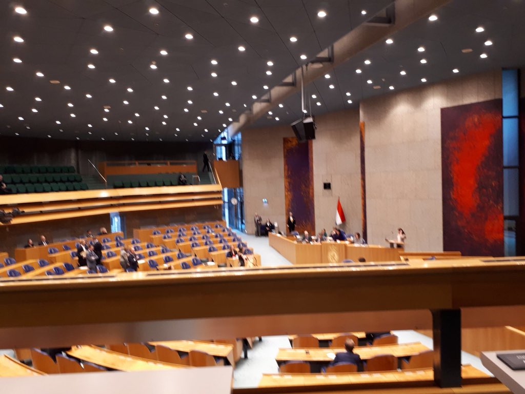 Obsdevoorzaan's tweet image. Samen democratisch beslissen. Groep 7&amp;amp;8 heeft TOPklas politiek in Den Haag. #obsdevoorzaan #ZaanPrimair #burgerschap