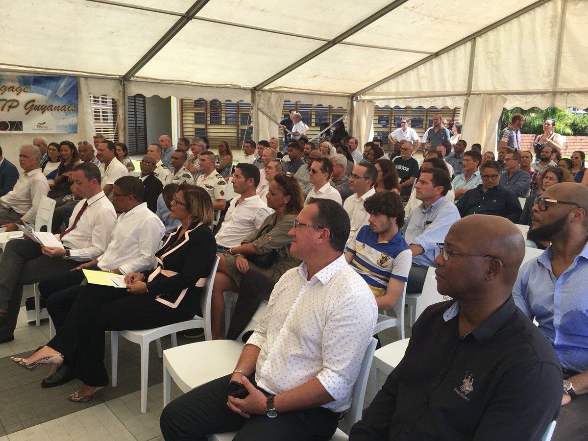 AtvGuyane's tweet photo. En direct des vœux 2018 du BTP. Quels sont les projets de cette nouvelle année ? La réponse dans notre édition de ce soir #JTATV #Guyane https://t.co/8XtdiMZHhj