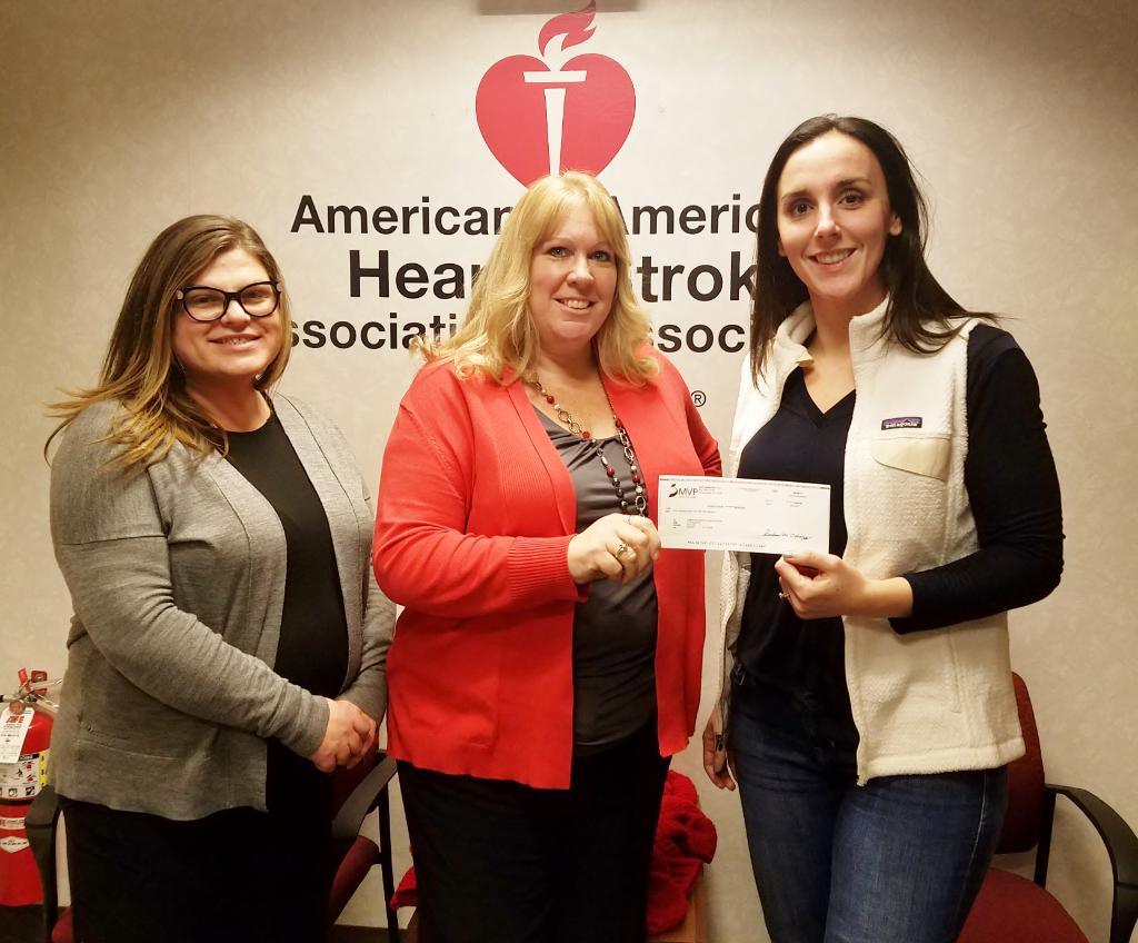 AHANewYork's tweet photo. Thanks, @TheresaPR &amp; @MVPHealthCare, for the donation! Theresa's hard work on our behalf earned her a Community Service Incentive Program grant. We are honored to work with Theresa and MVP. #LifeIsWhy518 #HeartWalk518 https://t.co/Y5ySxTBWWb