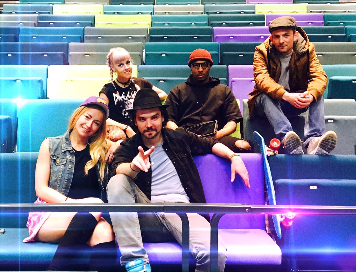 andrewleepotts's tweet photo. NEW WIRELESS cast announcements coming very soon! https://t.co/AiqaeLSCbT 
#wirelessisback https://t.co/cPtzqrmSl8