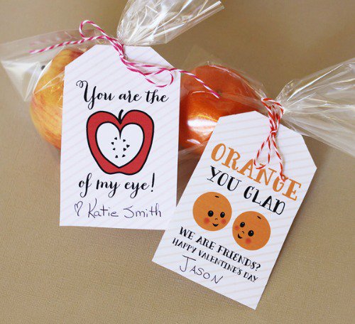 Orchard_World's tweet photo. Looking for #ValentinesDay inspiration? Why not keep it fresh and send your loved one some delicious fruit! Free printable tags can be found here: https://t.co/zSk99bVEDy #giftideas #willyoubemyvalentine #fruitisforwinners #giftsforher #giftsforhim https://t.co/HC9Kx7PtjI