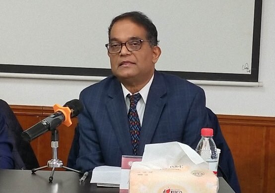 AmitavAcharya's tweet photo. My oped, based on dialogue with Niall Ferguson, at Peking University. We agreed (mostly) on 'myth/s' of Lib order (for him, pure myth; for me it only existed as a club of West) but differed on his Concert proposal. https://t.co/fDFNTGfzFK #MultiplexWorld https://t.co/aBAo1h8FRH