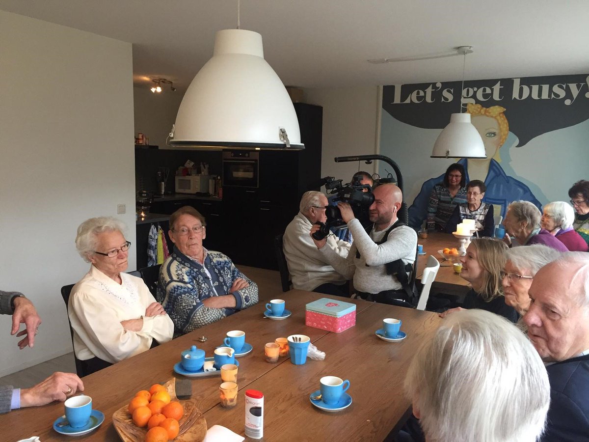 De_Zorgbutler's tweet photo. Opnames @Nieuwsuur en @Nieuwsenco bij de #ZorgButler in #Rotterdam. Insteek; nieuwe vormen van #ouderenzorg. Wat een leuke ervaring! Lees er hier meer over: https://t.co/bFIUYqsSeC https://t.co/F9mdQohIXw