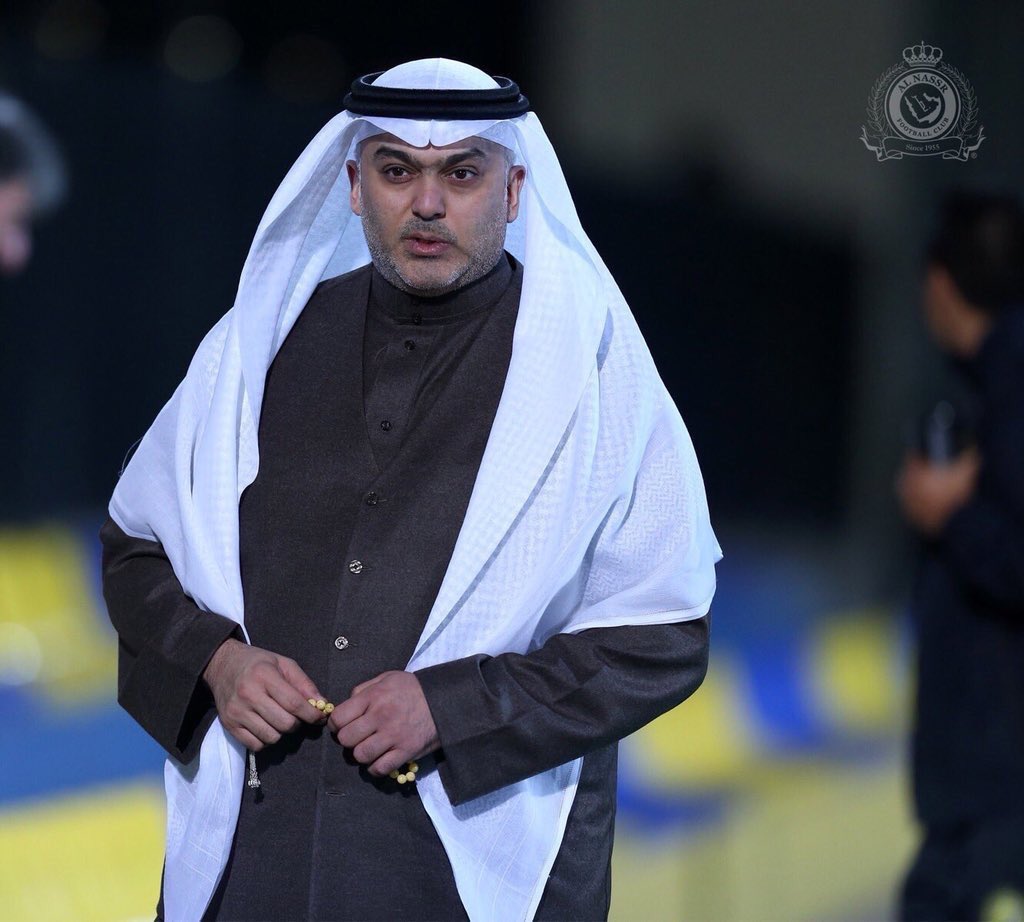 يطرد رمزهم الكبير ويرضيهم بصفقة بطريقة ذكية المالك لا يتحمل فوق طاقتة وليس معه عصى سحرية اللاعب اعتقد مقدم هدية لهم والبعض استغل الموقوف لضرب علاقة المالك مع جماهير النصر ولكن كلنا ثقة في ادارة سلمان الشامخ .