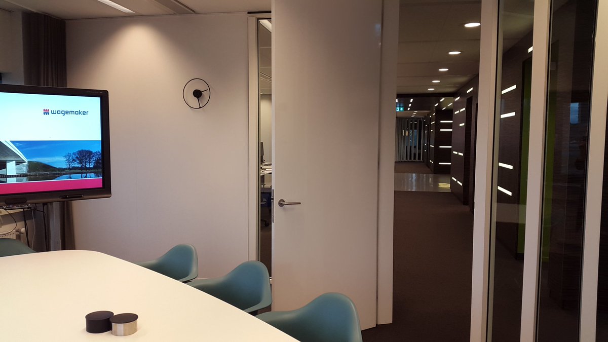 MarjetRutten's tweet photo. Inspiratie opdoen en reality check bij koploper slim ontwerpen @Wagemaker - hele proces van configurator tot productie digitaal kan niet alleen. Is ook al gedaan. #blikvangers #bouwen https://t.co/1OtYVC4Ue9
