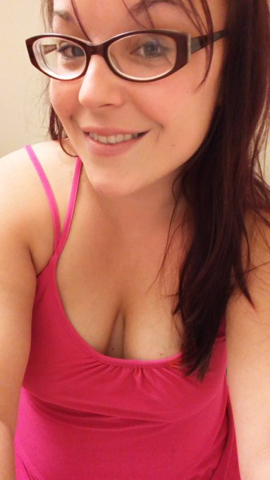 Pretty in pink❤ https://t.co/zQoL1I31cS<a href="/tag/blowjob"class="tags"><span>#blowjob</span></a><a href="/tag/cumqueen"class="tags"><span>#cumqueen</span></a>