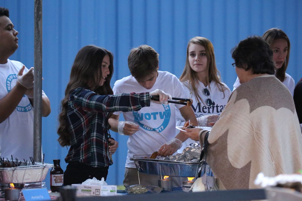 NBPSEagles's tweet photo. Wings anyone? Our War of the Wings was a major success and everyone left full. #nbps #warofwings https://t.co/wFm4nzkClT