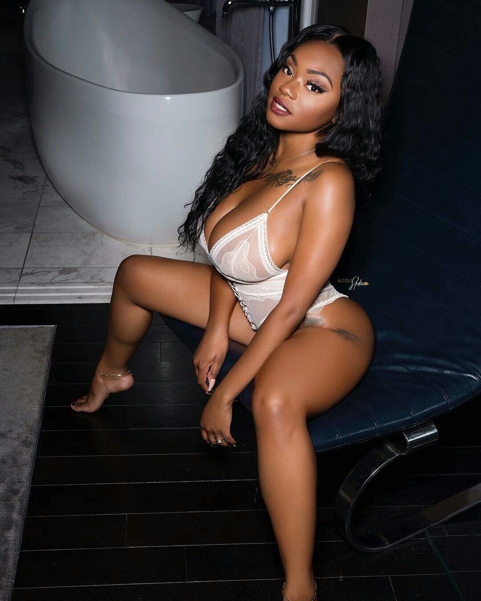 BootyPix2 tweet picture