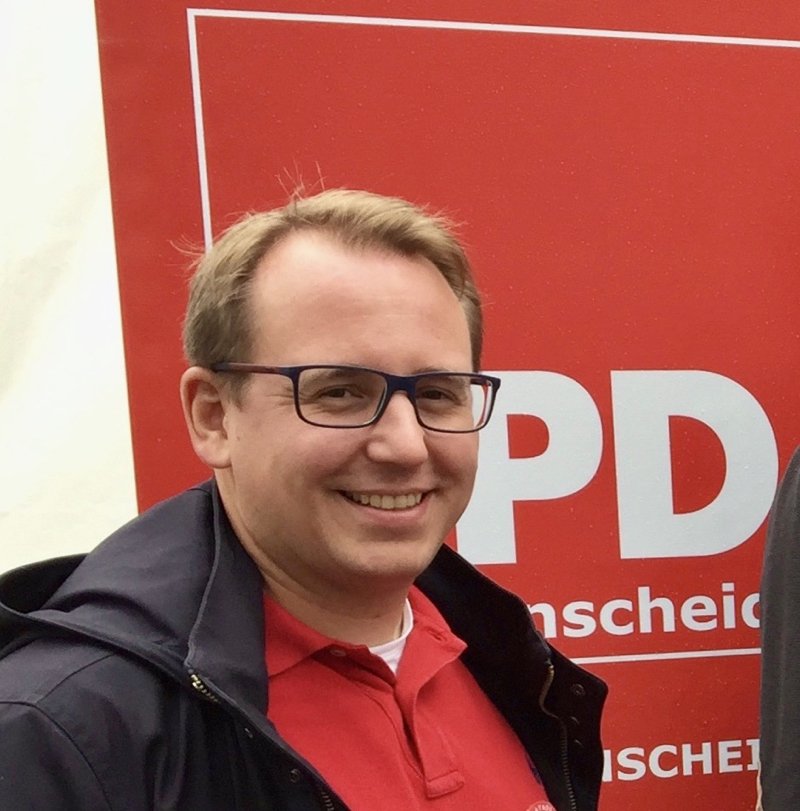 Für die ehemalige Schule Bertramstraße in #Wattenscheid-#Leithe könnte es bald Ideen für neue Wohn-Nutzungen geben. Burkart Jentsch, #SPD-Mitglied im #ratbo, ist erleichtert, dass jetzt Bewegung in die Angelegenheit kommt: spd-ratsfraktion-bochum.de/2018/01/24/ehe…