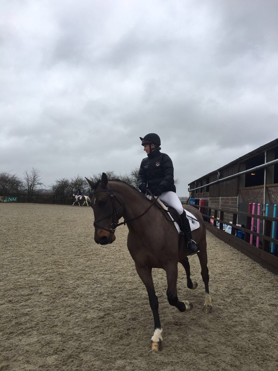 ExeterUniRiding's tweet image. And another set of congratulations are in order! Well done to our BUCS 2 team, who came 1st in their competition at Bristol! Individually, Lauren Green came 3rd, Alice Crocker 5th, Hope PB 6th and Nina Rapp 7th! 🐎#BleedGreen 💚