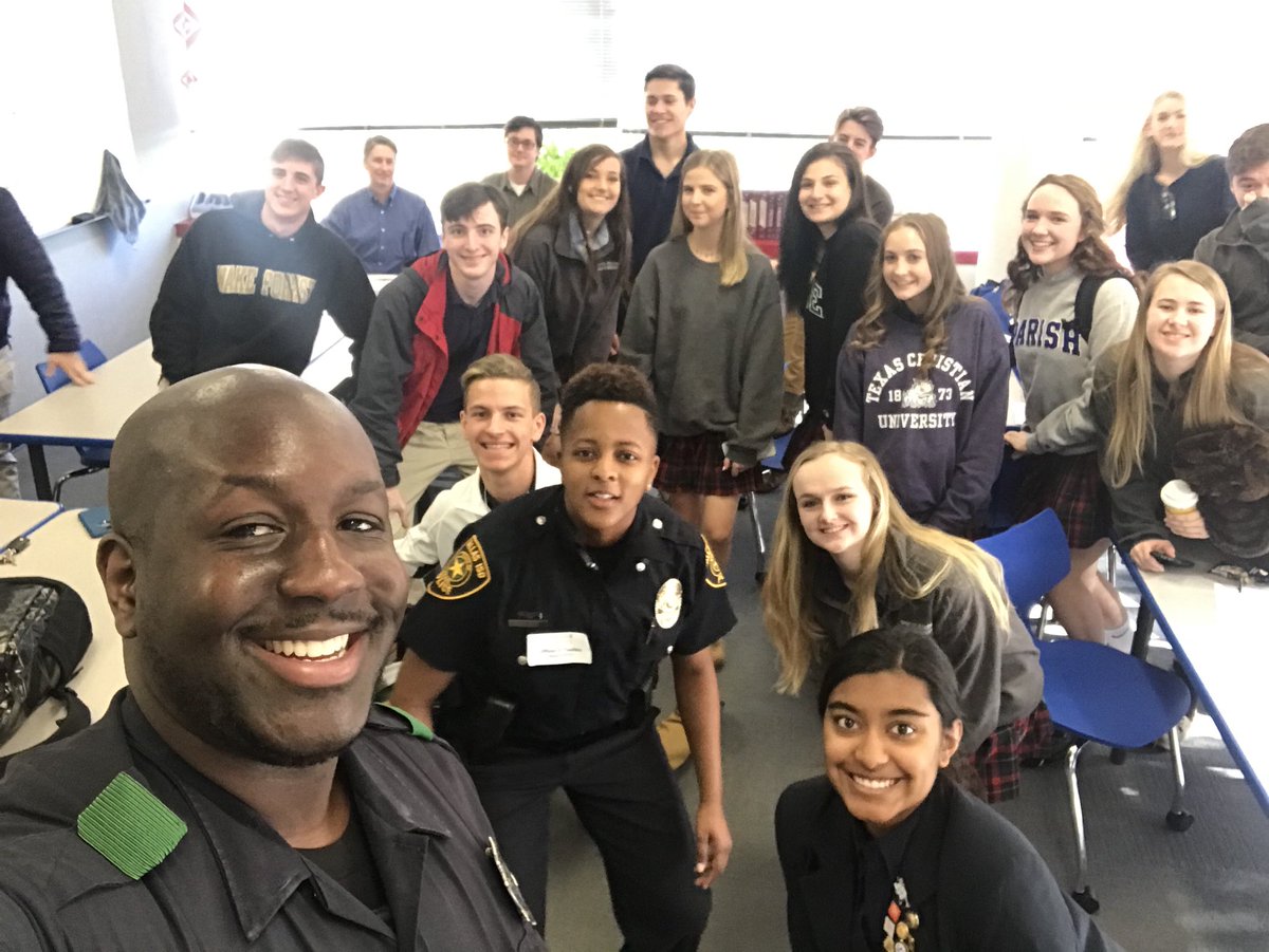 dallasisdpolice's tweet image. We love partnering with @DallasPD. Thank you @parishepiscopal for allowing us to speak on a subject that both of our agencies advocate: Community Policing #Diversity Conference